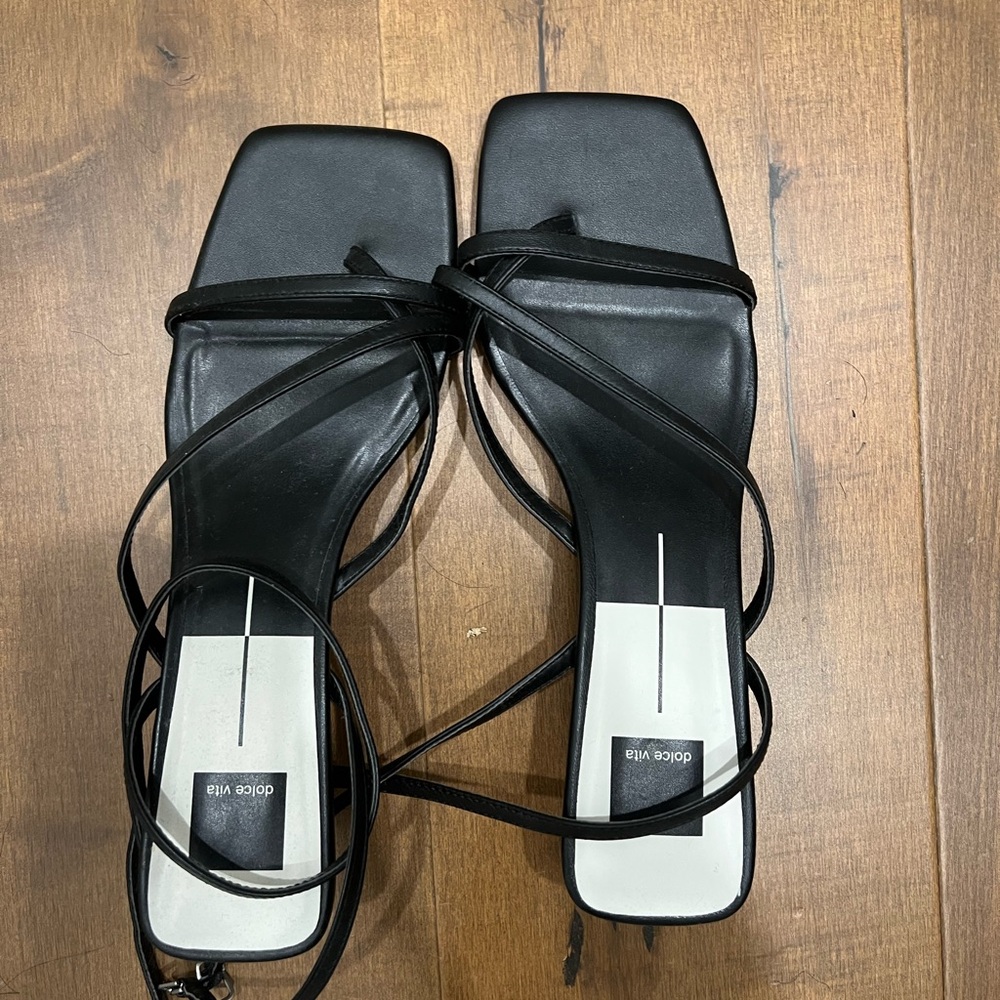 DOLCE VITA KITTEN HEELS
